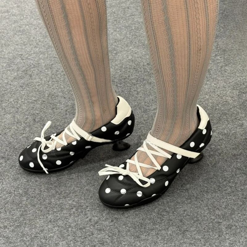 Polka Dot Cross Lace Up Sports – Circle Hook Set recenzja i cena